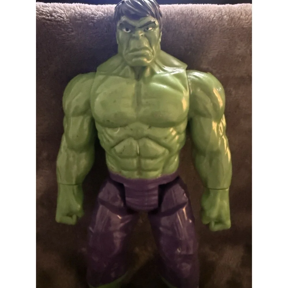 Marvel Incredible Hulk Action Figure 2016 Hasbro 12 Inch Green & Purple